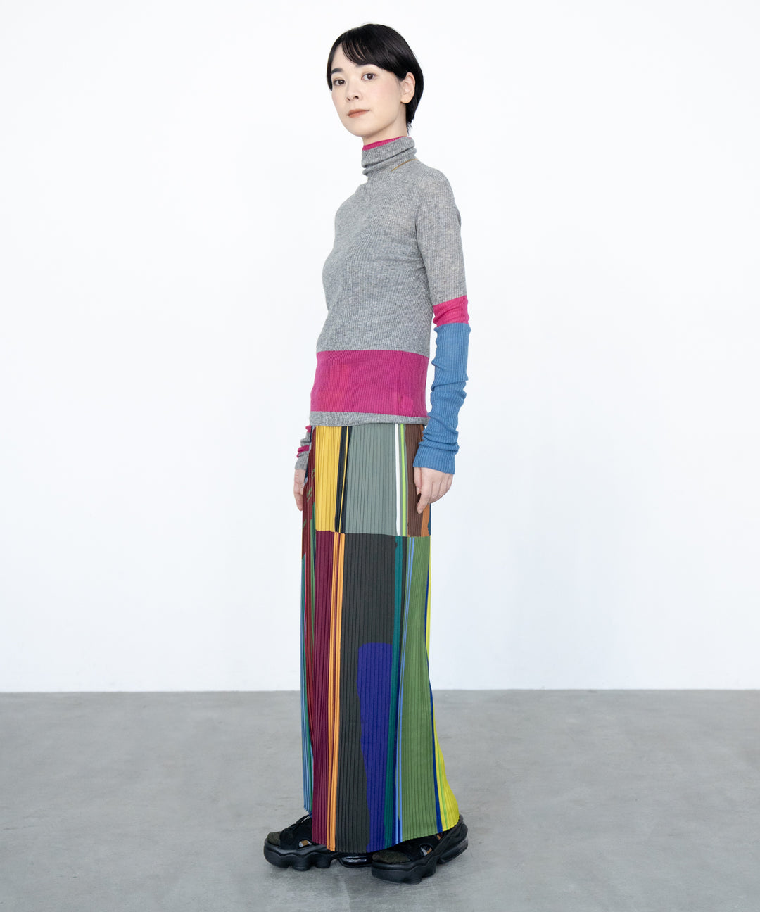 DIALOGUE PLEATED PANTS