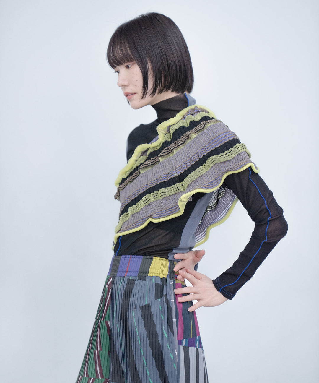 FRILLY BORDER KNIT BUSTIER