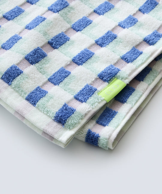 PLAID GEO TOWEL